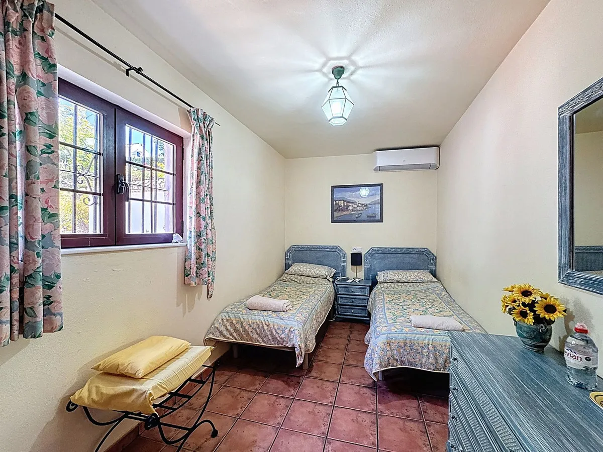 86e24a12-e482-40e0-98bd-a757102c1560