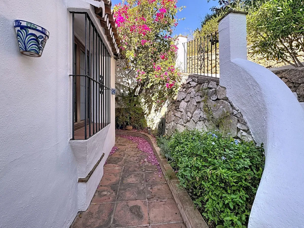 d6e715ca-f7f7-4d3c-8e7d-e9cf7531ad29