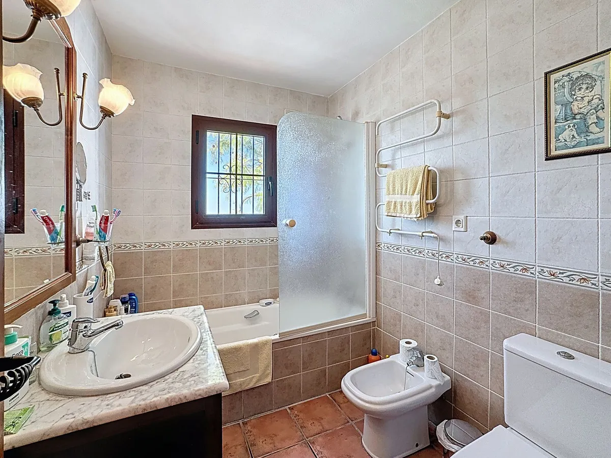 e226bb40-52d8-439e-a57b-a060a2132dc2