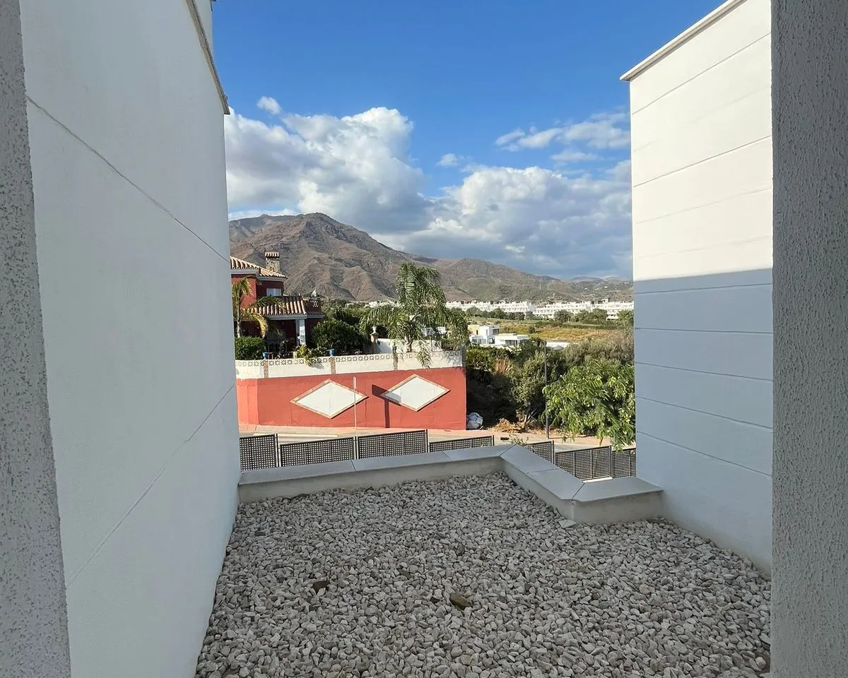 994e12a6-adc6-483a-8d20-e76f14722398