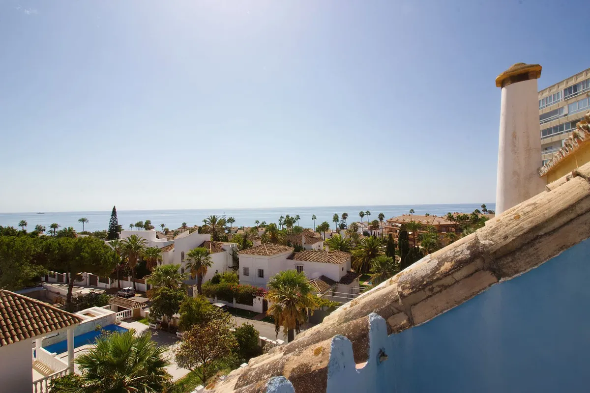 01a82e75-a1c9-4e8b-b5a1-4573e457248d