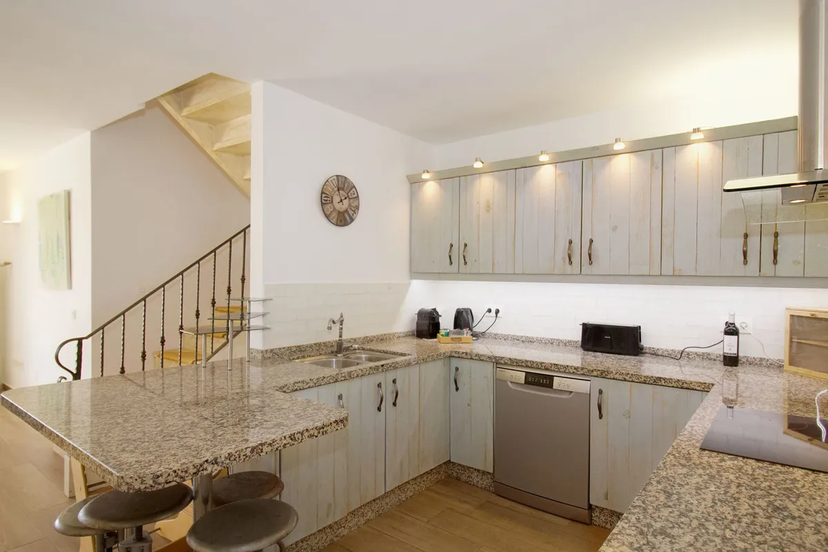 1c12aa2c-7410-4ae8-a388-d4a624c959d9