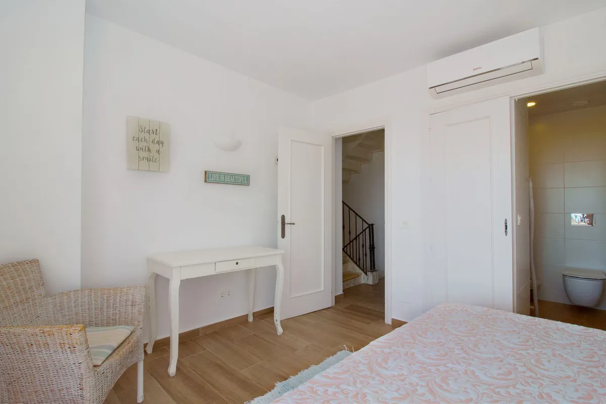 2e102235-98e6-4170-9566-c9ef0d6f519c