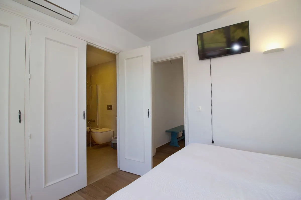 c4d3cb16-46c3-4c27-9da4-9b3d8f92b2d5