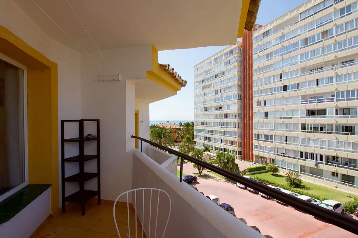 cd79e1fc-dfdd-444d-b742-4b42bf314576