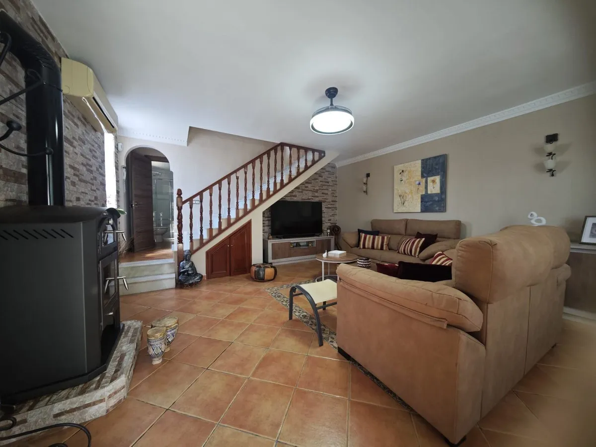 a2d1fd7b-a489-41f4-81ad-7eb98e010ac1