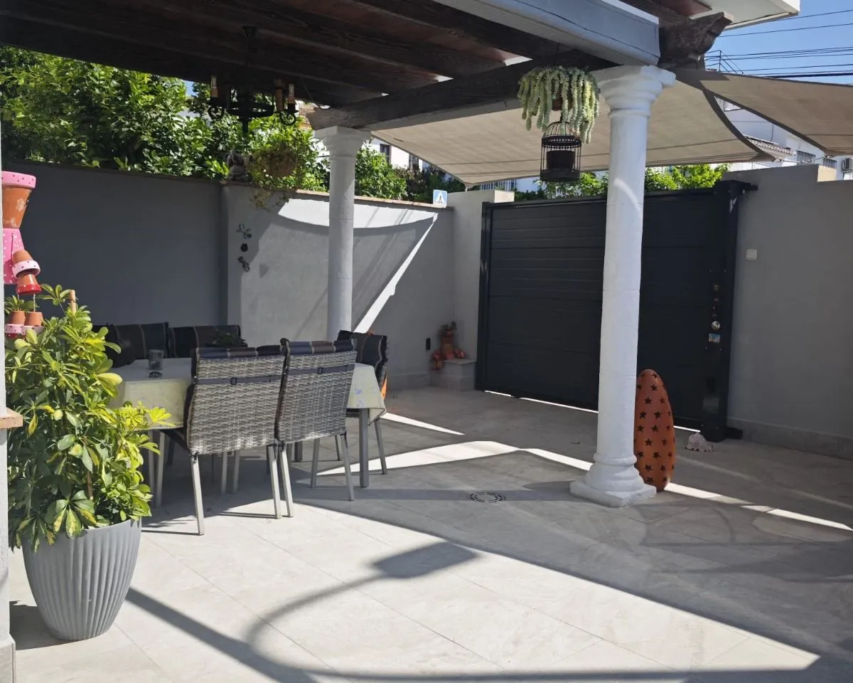 d16ee1fe-4012-4713-8fe4-89cde2f842ea