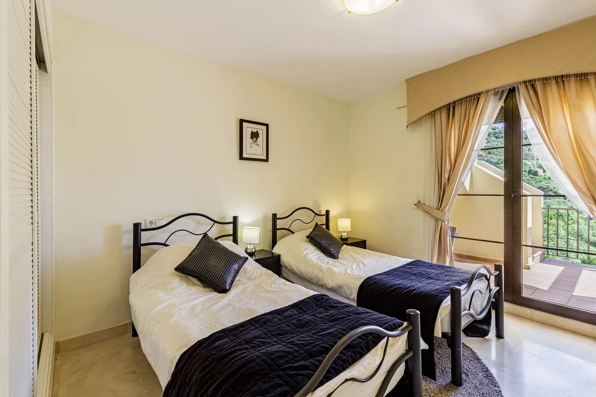 65bfdb05-3153-40cc-bc8a-c28f944ea90e