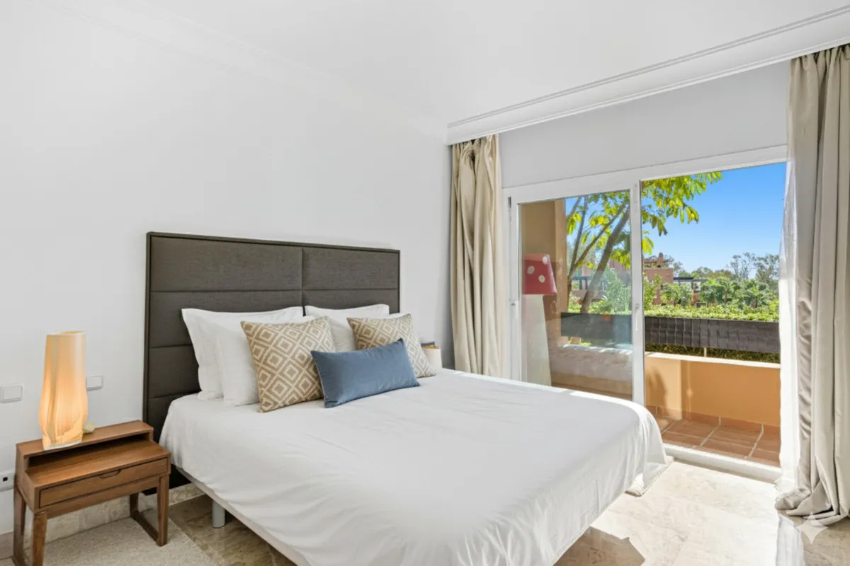 1b56df20-c461-4a84-8b5b-c880bd5ab6f2