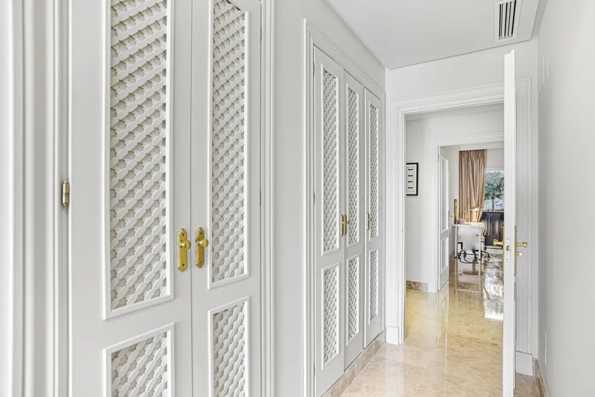 a2486c74-8f01-4fa2-b296-ee49933d1389