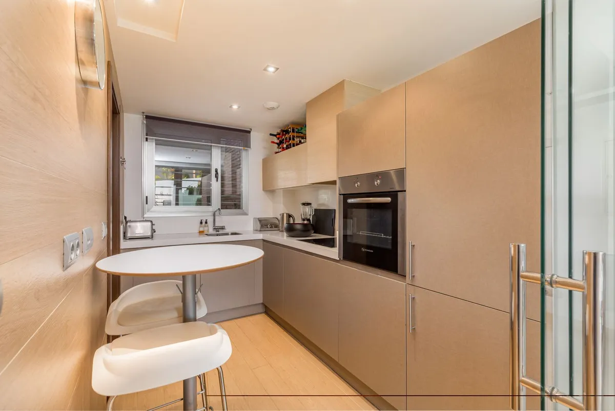 180b90f7-f81f-4208-892b-b342eb68703a