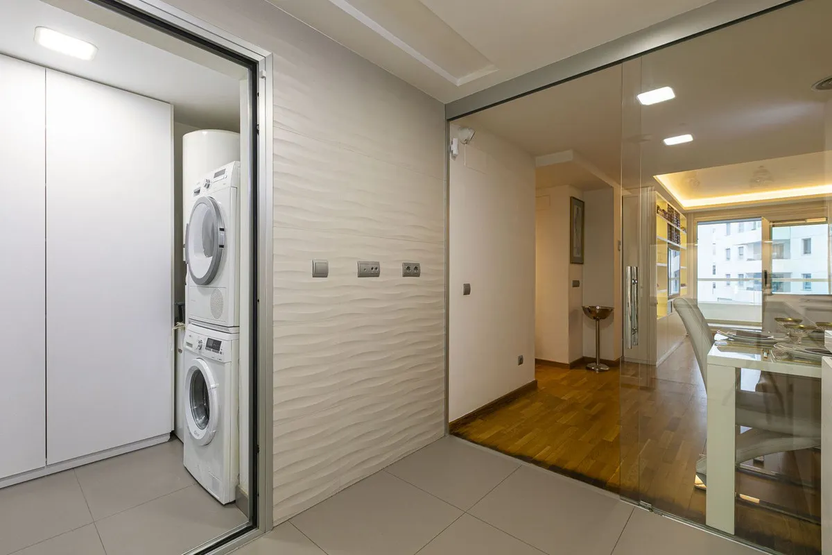 3f3312f5-8f91-41b0-9a58-332c1b77c106