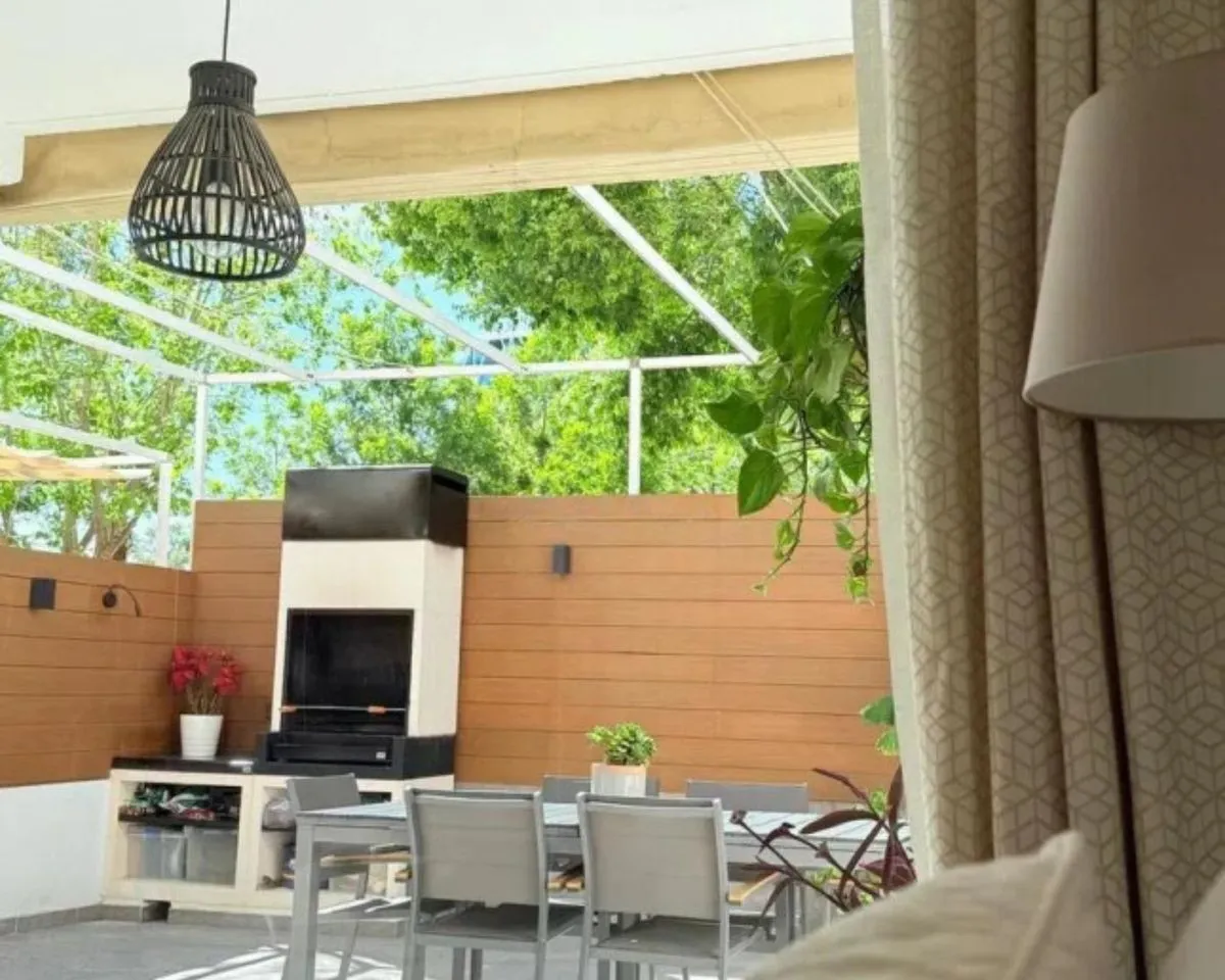 1e633013-d82d-4bf5-9a31-feb8c13a8757