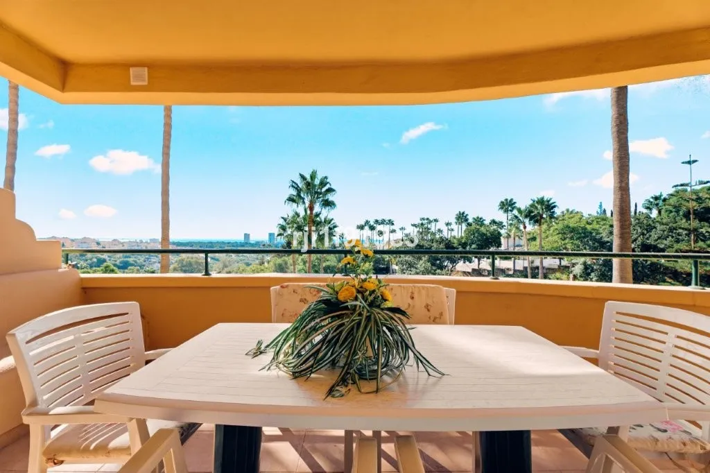 5d7d9267-15a7-44c4-aeaa-6fafb419a93a