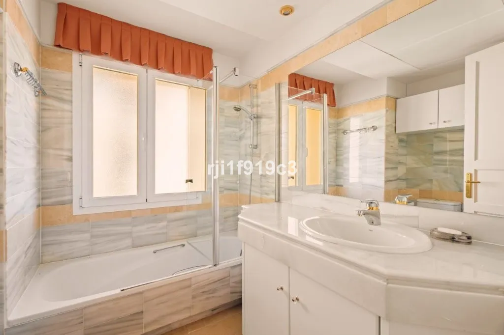 5ef367d2-843a-4013-aa3c-fbecce9e20ae