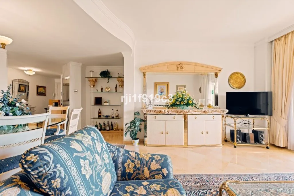 62f89c4b-b350-485d-b279-59ccc89637d6