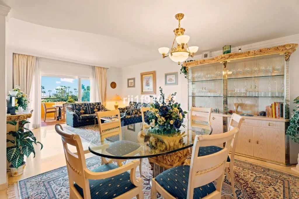 7543502c-bd80-4774-8dac-429c532daa49