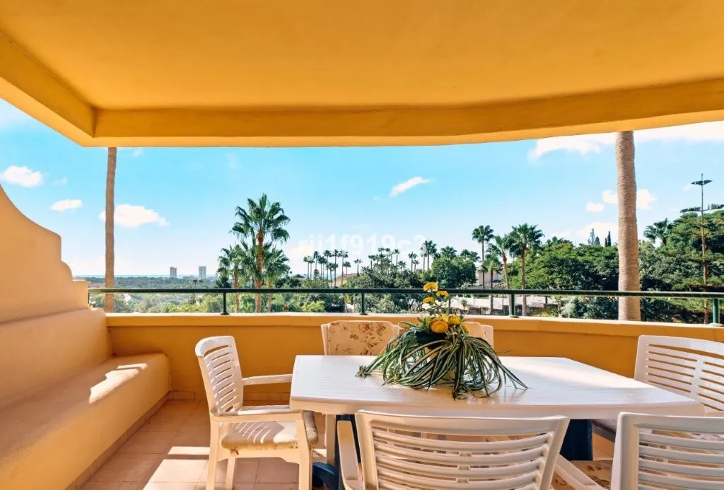 861f6535-c064-4fb5-b493-861047219355