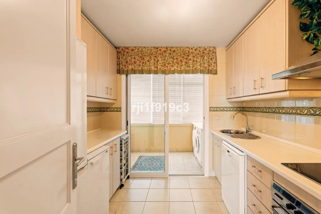 eba63057-06ac-4d79-97f5-c75a42544707