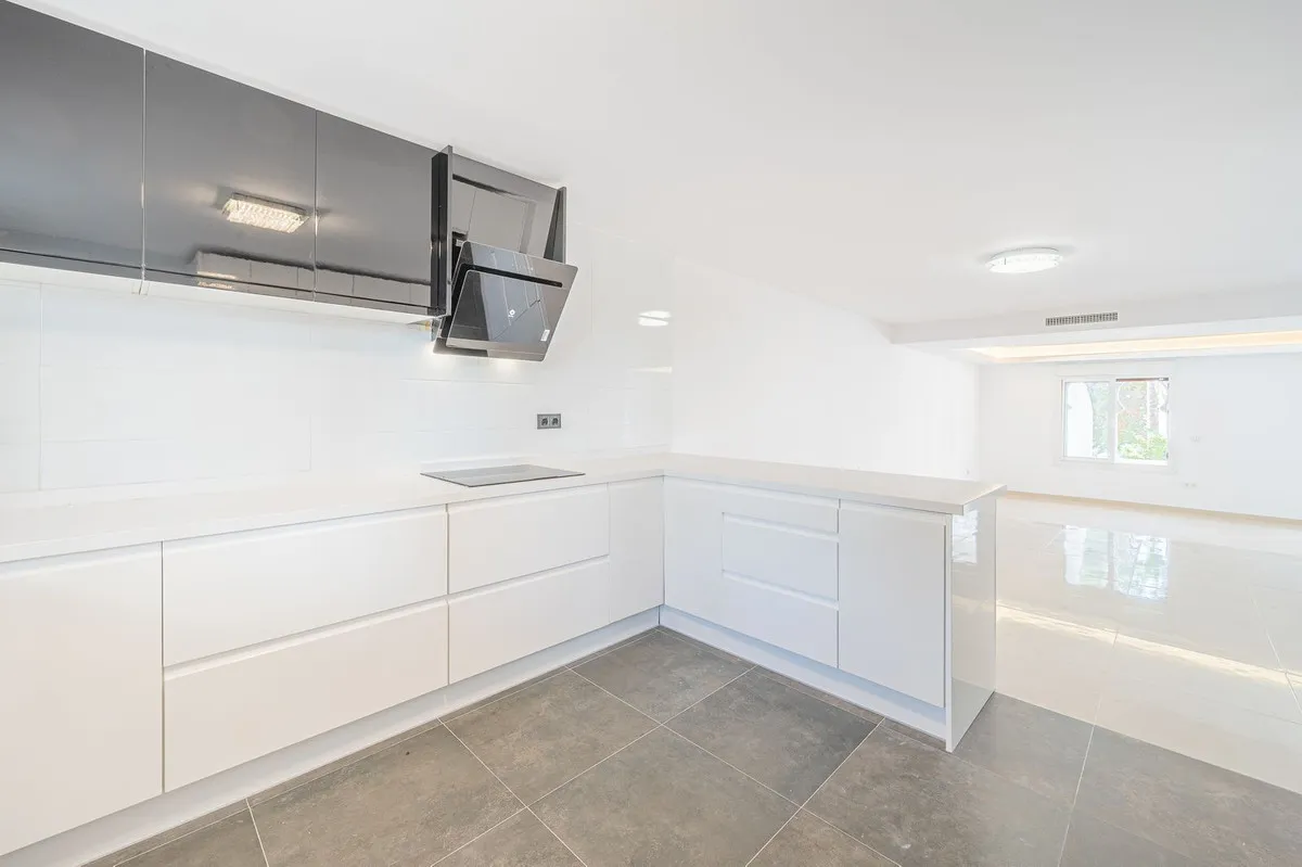 63a9cfeb-fe94-4634-bcd6-d6d67fd72e06