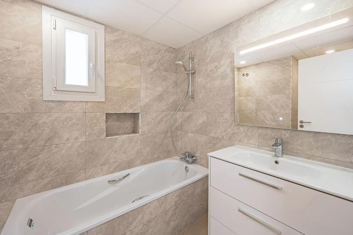 9ad034f2-78e8-4e52-8e78-5e7ca0cfc6a6