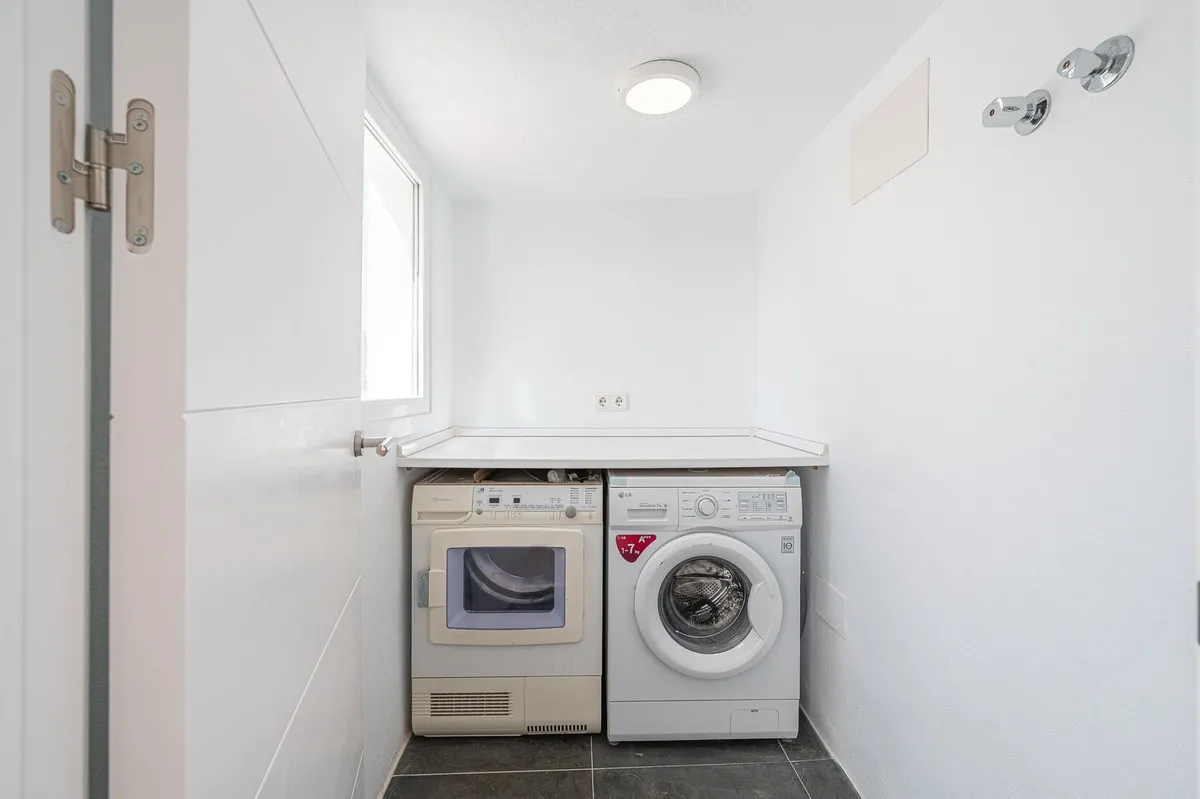 db284638-1875-48b0-b9ef-5f372a2b15f6