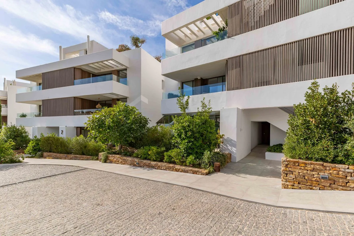 b849c0ee-3443-4dad-bbe4-733c79ce736a