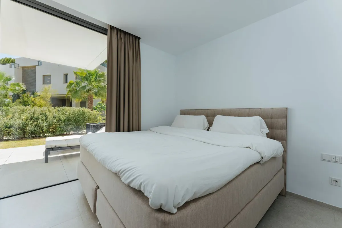 c72759cb-06a9-46cb-b065-a1484e88a45b