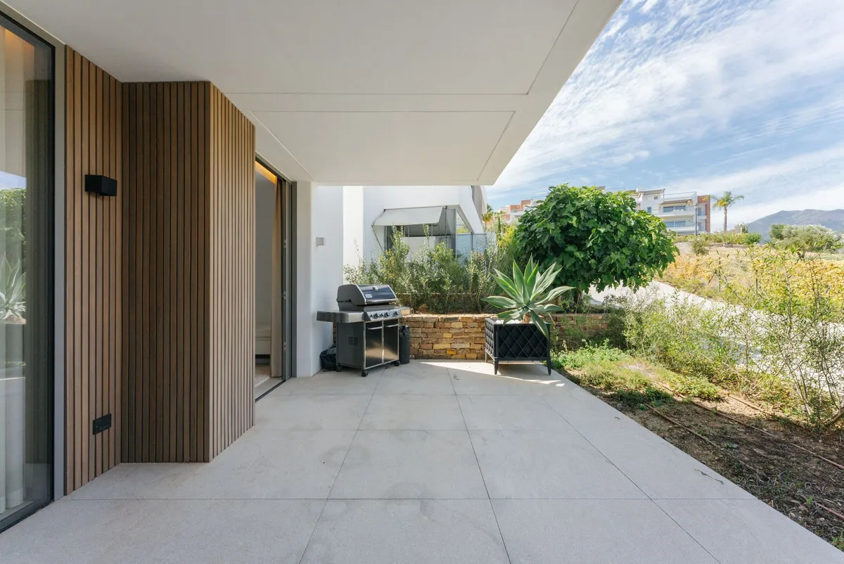 e434af92-87a0-4314-8fda-f520d4443013