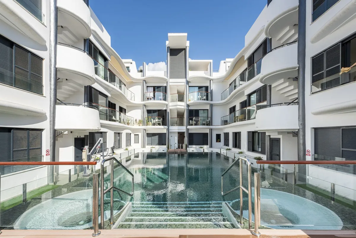 f179d2f7-7368-43b3-94d0-b2e06310c06d