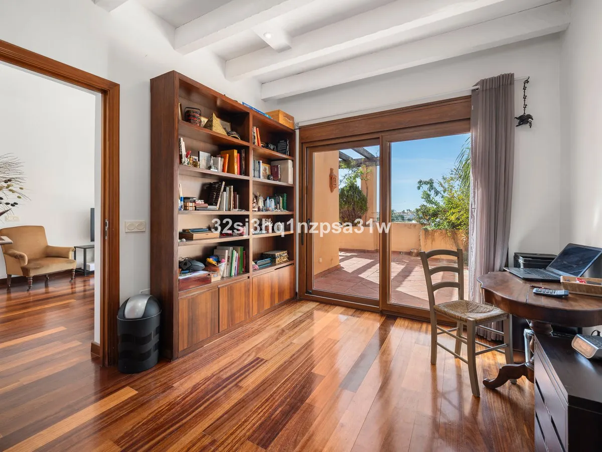 097ac5ae-8f55-4923-9572-ea249ea5c807