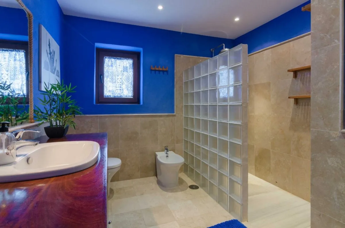 e5e5d1a8-82a2-4ffa-9546-b1db73ac4002