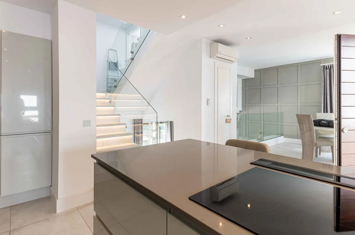 d6ceb9d4-893f-4e57-a8d8-b4ceeac1f69b