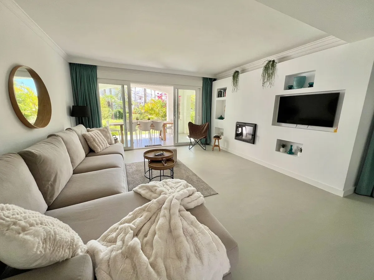 12ebaf9e-74fc-4d26-a336-2a6cd56d772d