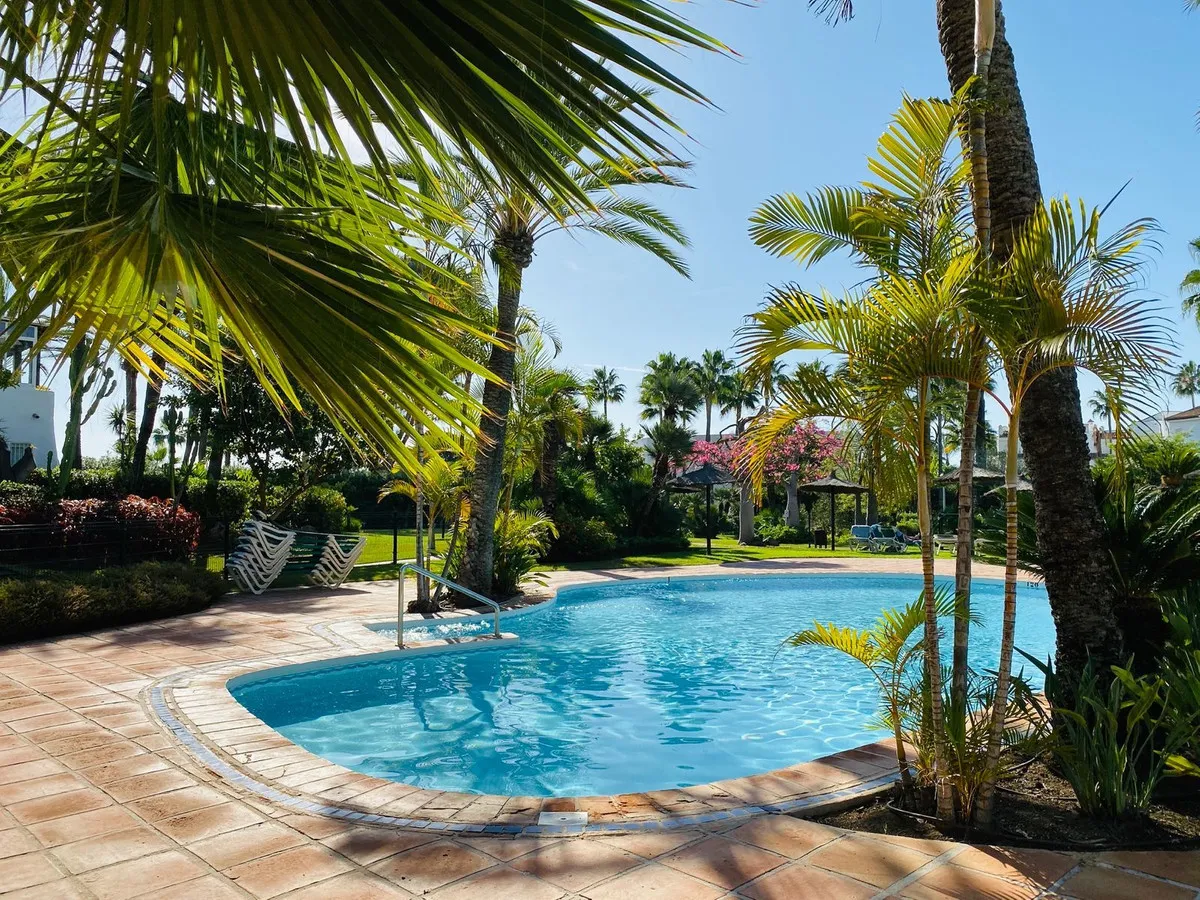 1f528aee-4c7f-4501-97b0-75292626309e