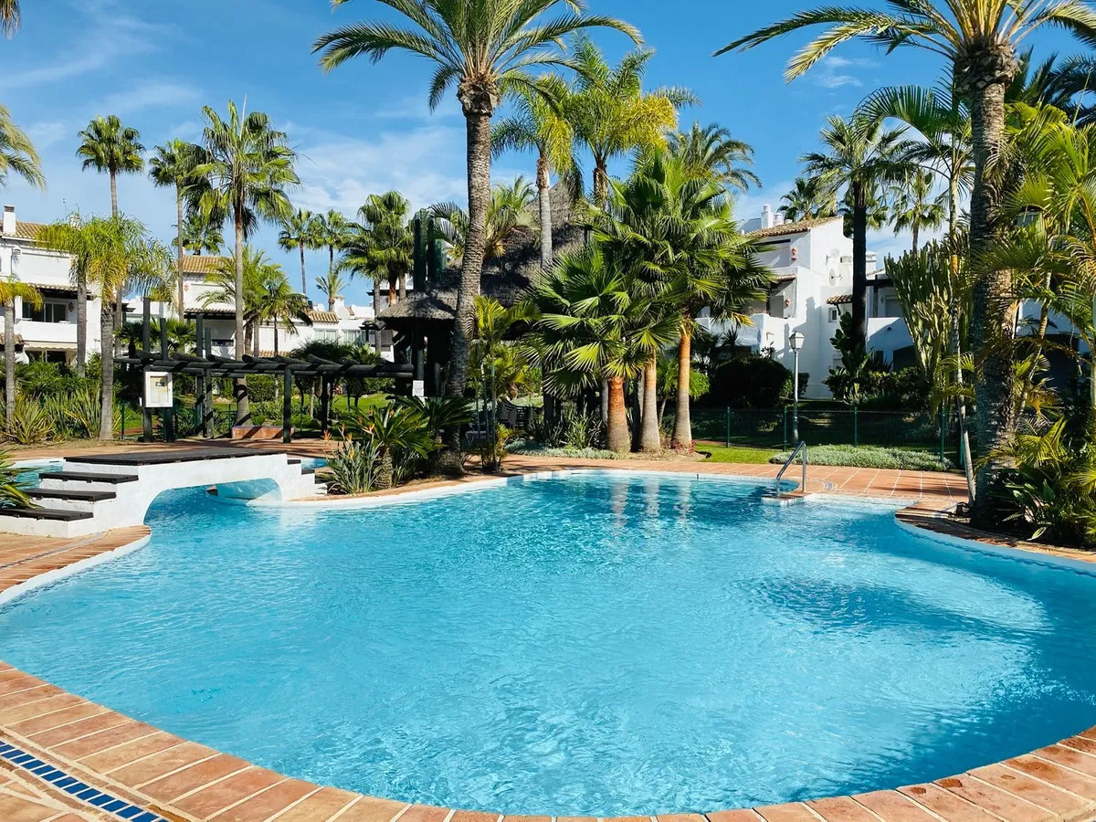 8107904b-bc11-4c82-915e-f70971678752