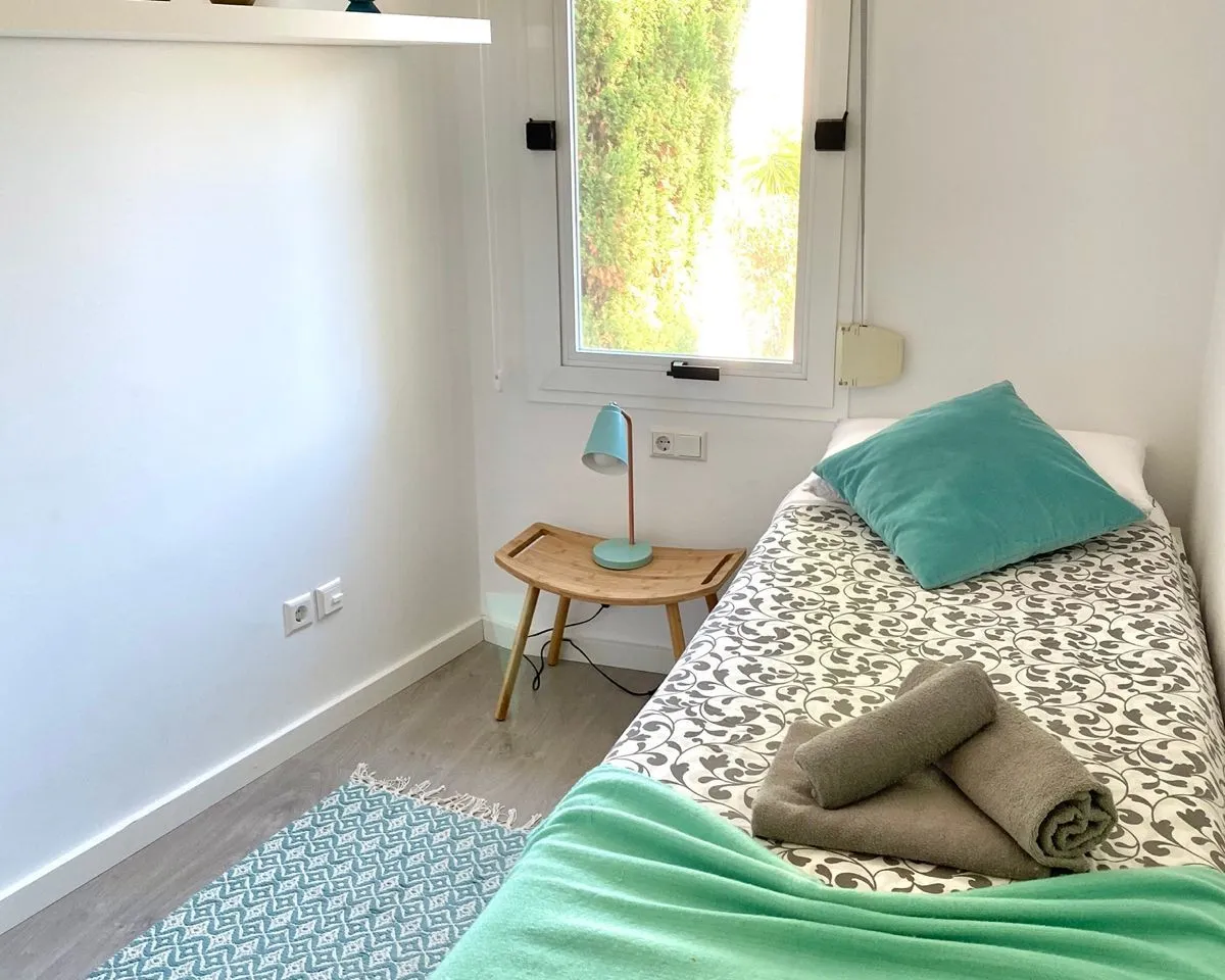 9dc56efb-22c6-4a9f-a3a5-177016890aaf