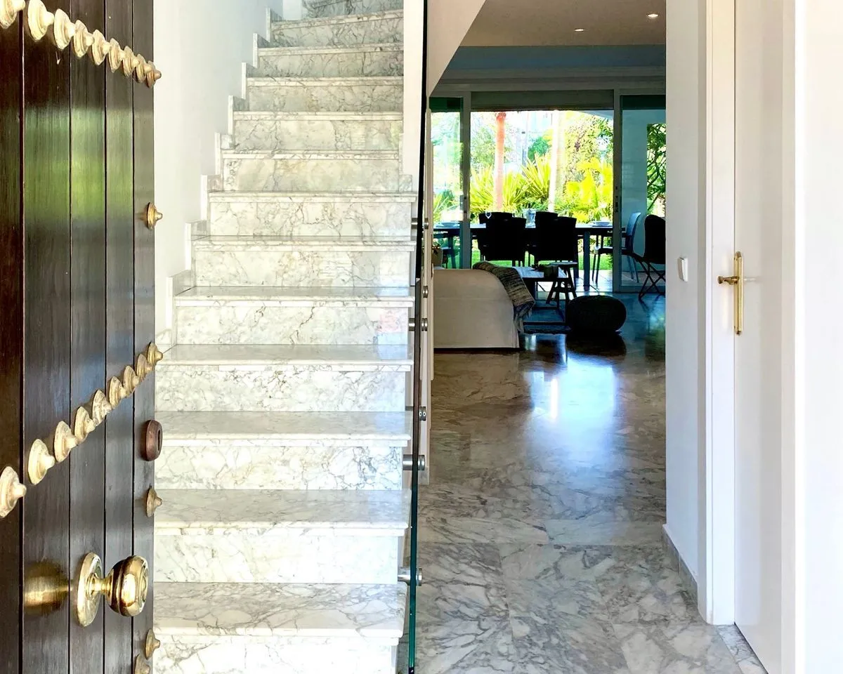 a226e3b7-bdf5-4fca-adf3-15f772827fc4