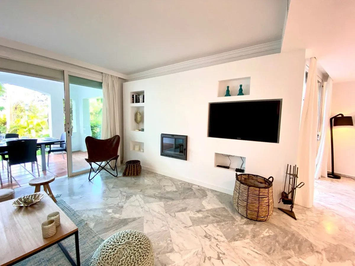 cbb1e605-863a-4cb1-91d2-763248734393