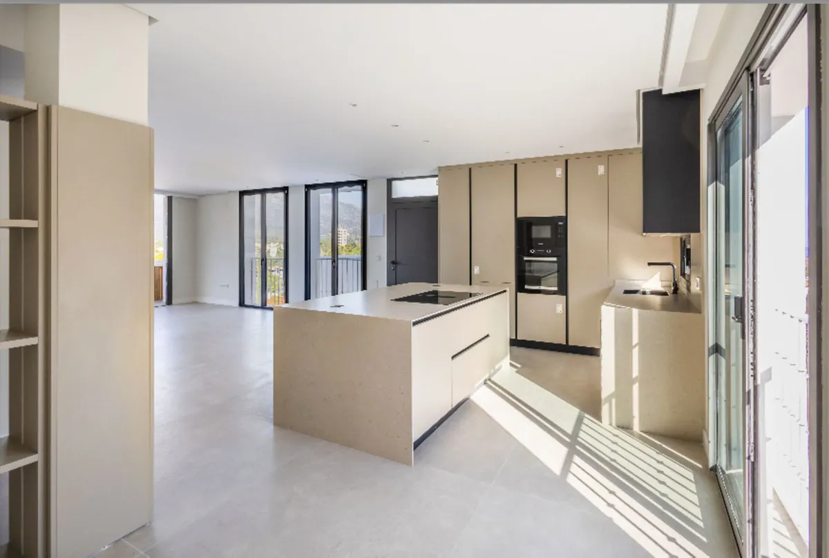 6e8f9548-5506-472d-8f15-56000d6b424d