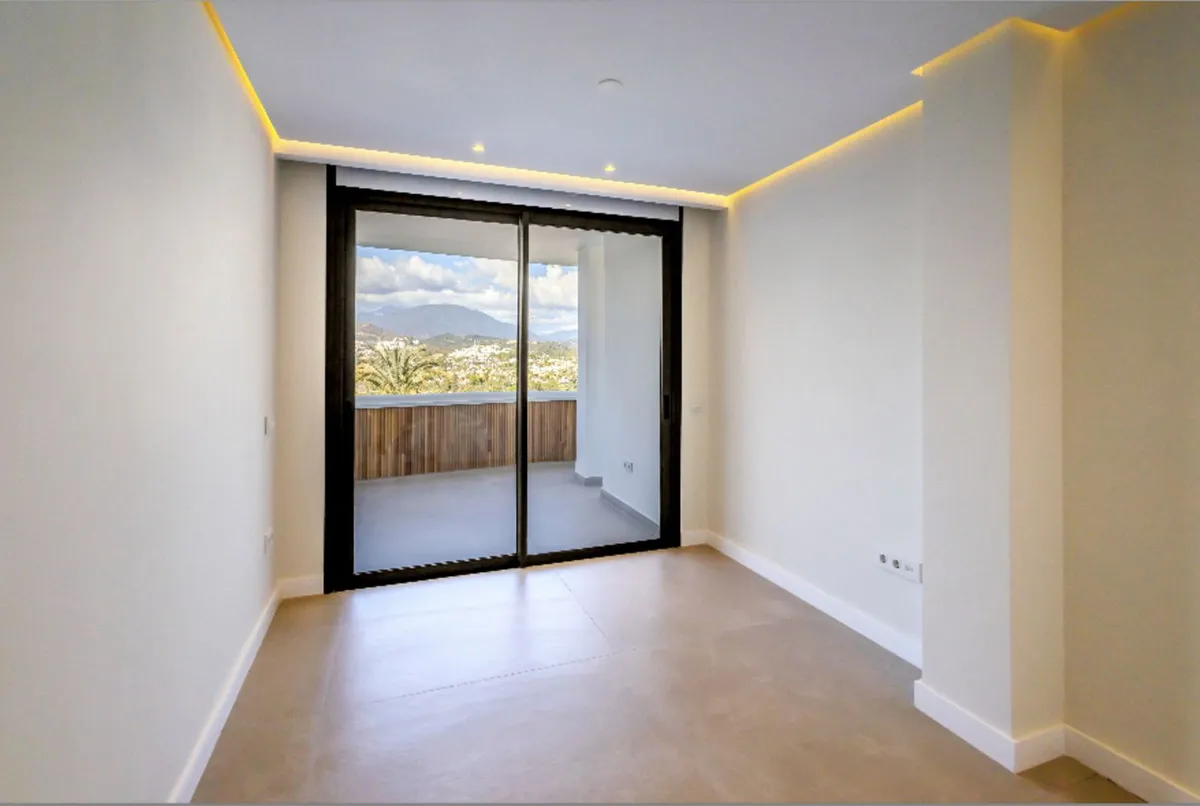 e1626af1-6b14-4f9d-83f3-2f1df2008095