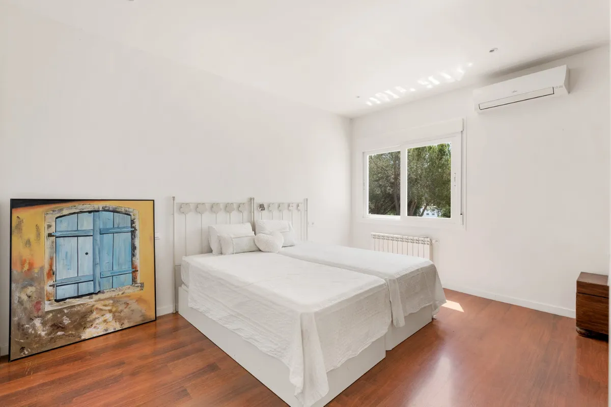 14dcdbfb-5f49-47e8-8c49-f7bce717a95e