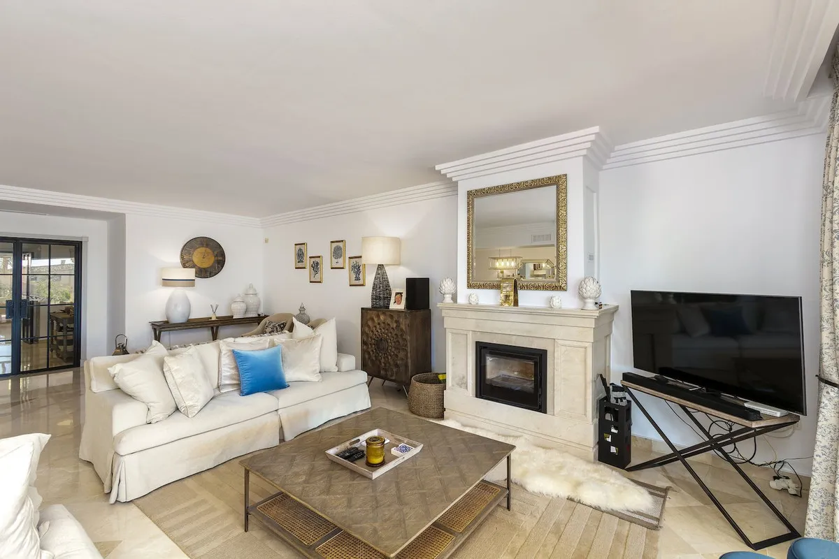 4b29de5b-b01b-49ca-b231-037a97853d22