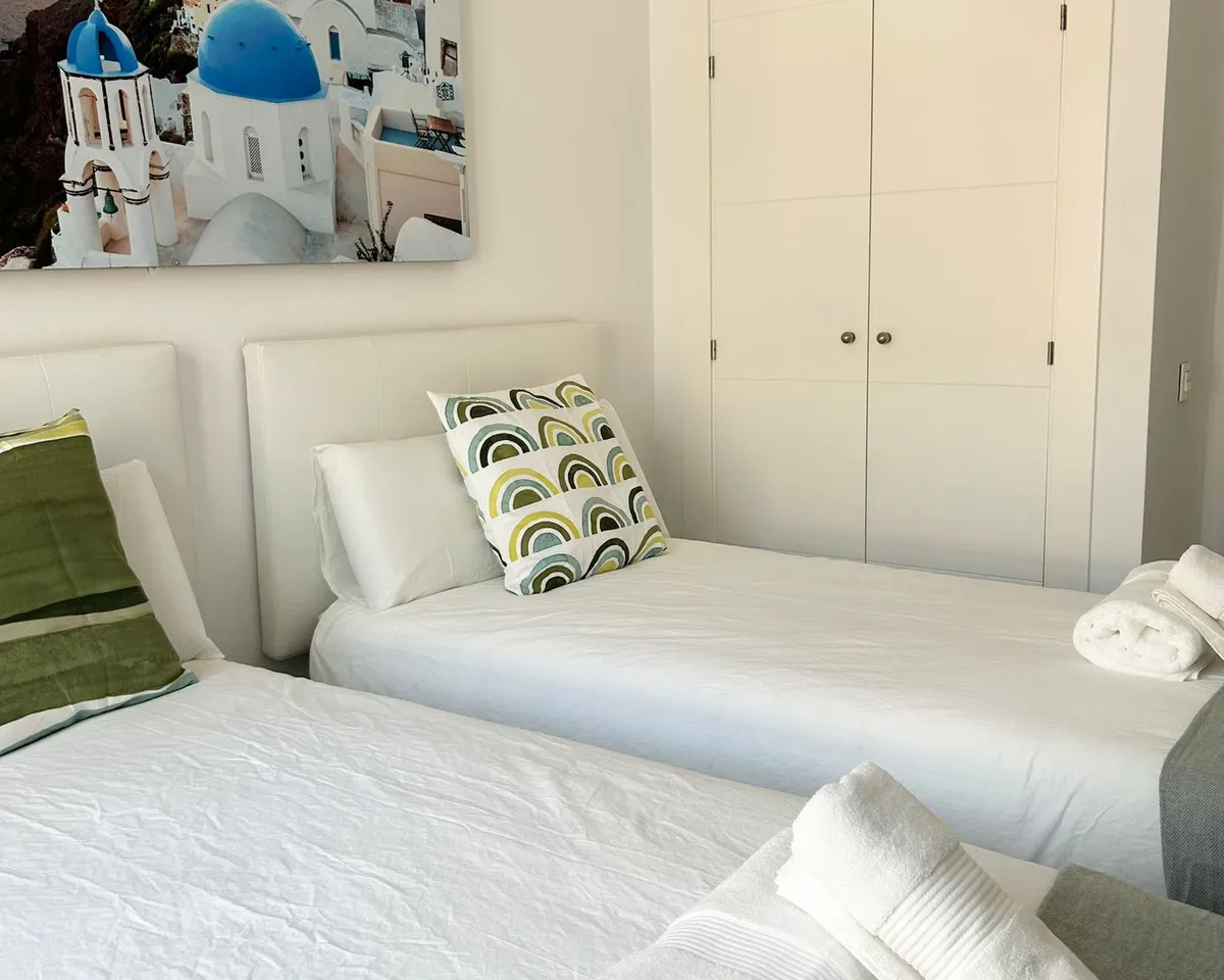 5e931921-6d77-42a1-bfe1-d49e7161d862