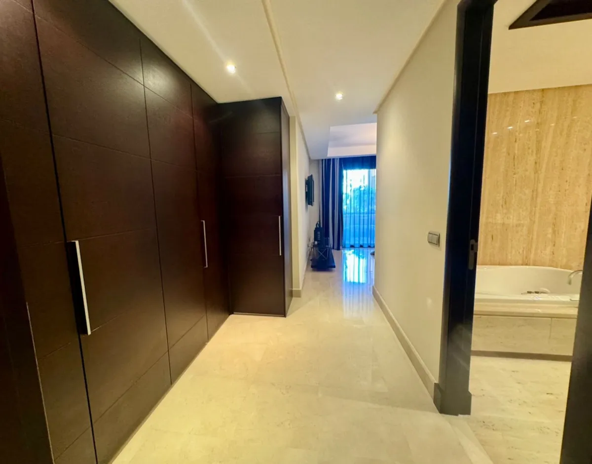 ab9bf856-a34f-40ca-8d80-46532a340b7a