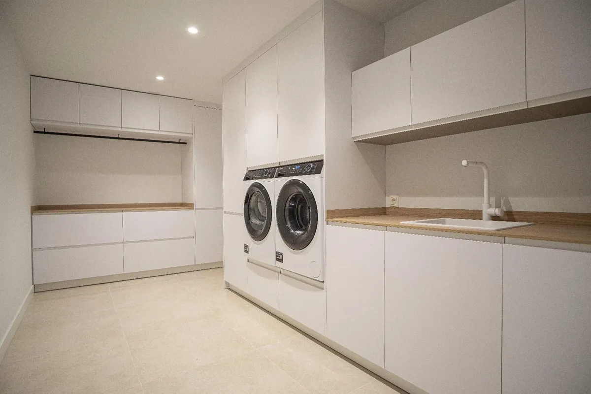 caf1a730-3b62-4d94-9893-903ad3a0bd74