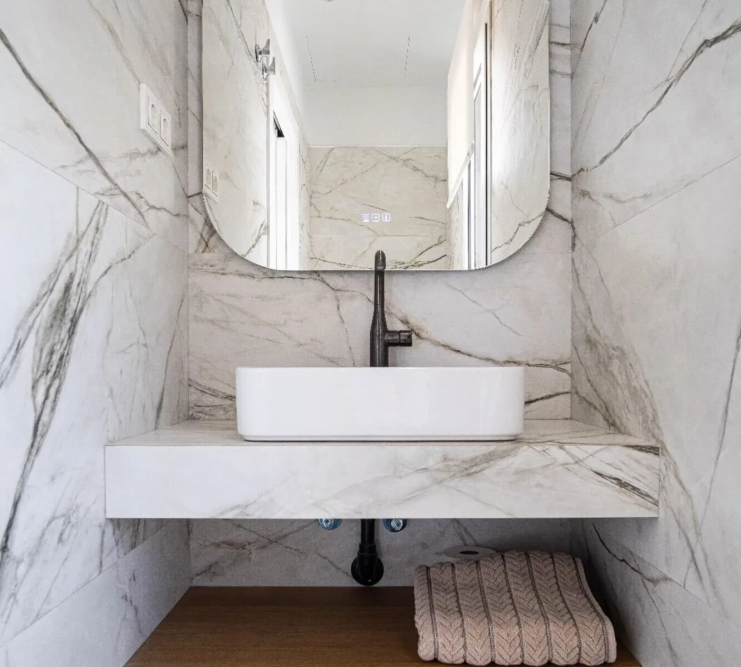 d555351d-a848-4342-9657-7dff43cef061