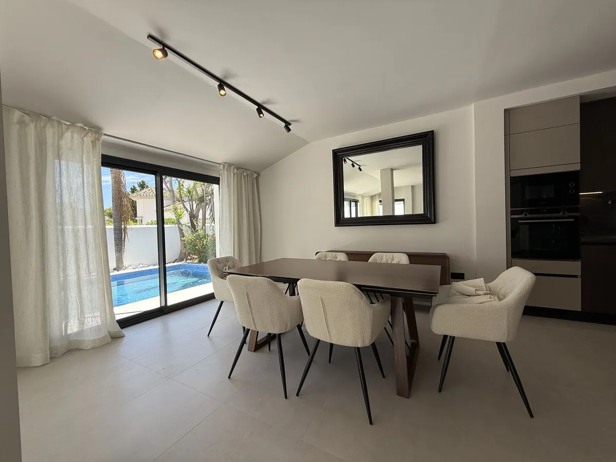 209fb325-605e-481c-9587-24097a60f5d8