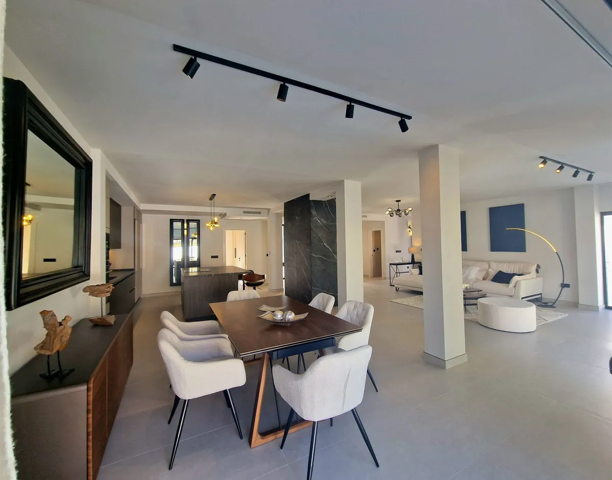 ae36673f-60f7-4e7e-8f83-a06db9d982e8