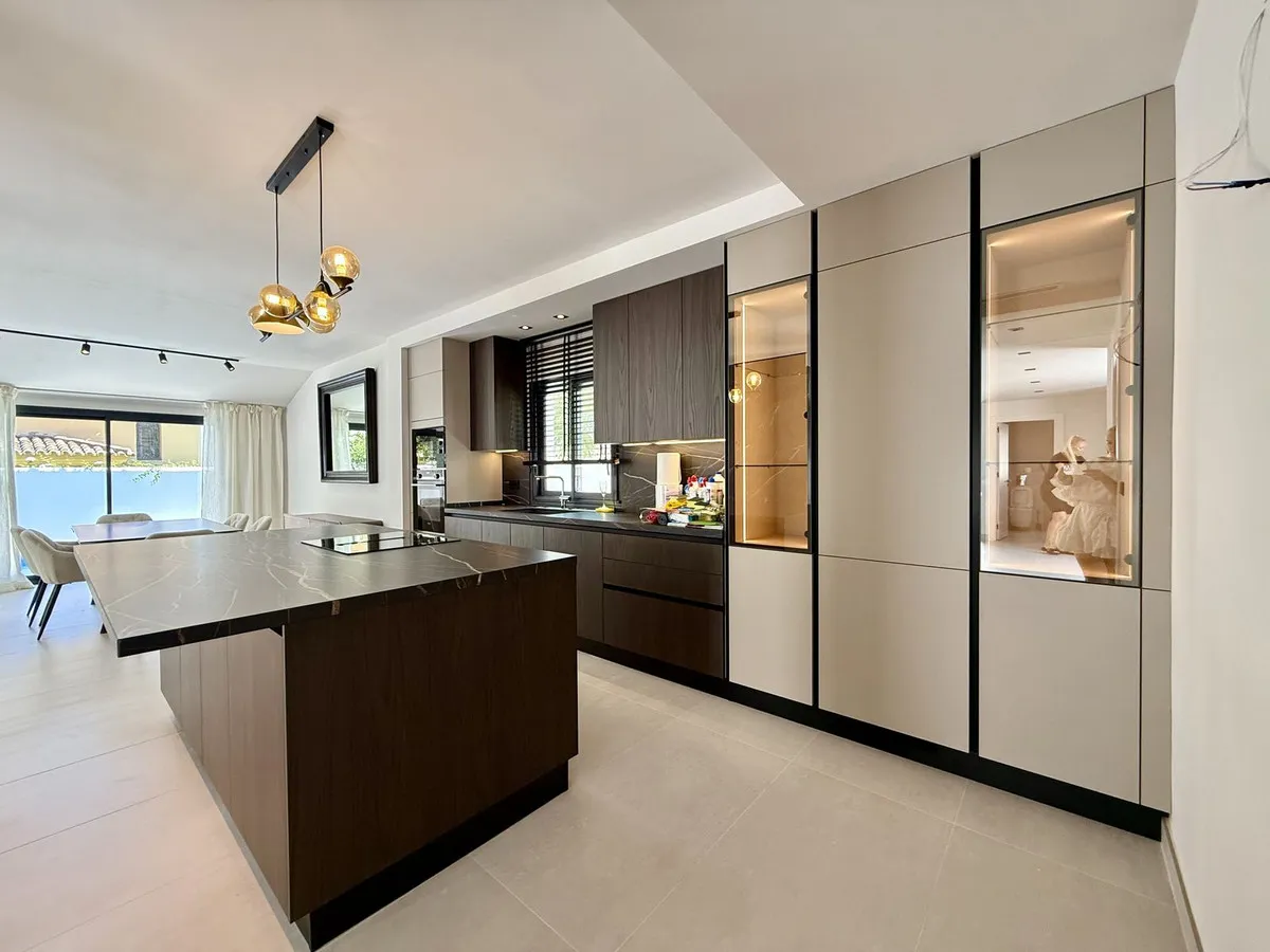 d14b735f-ef6b-4ef8-bd7c-3ae2aa72d62e